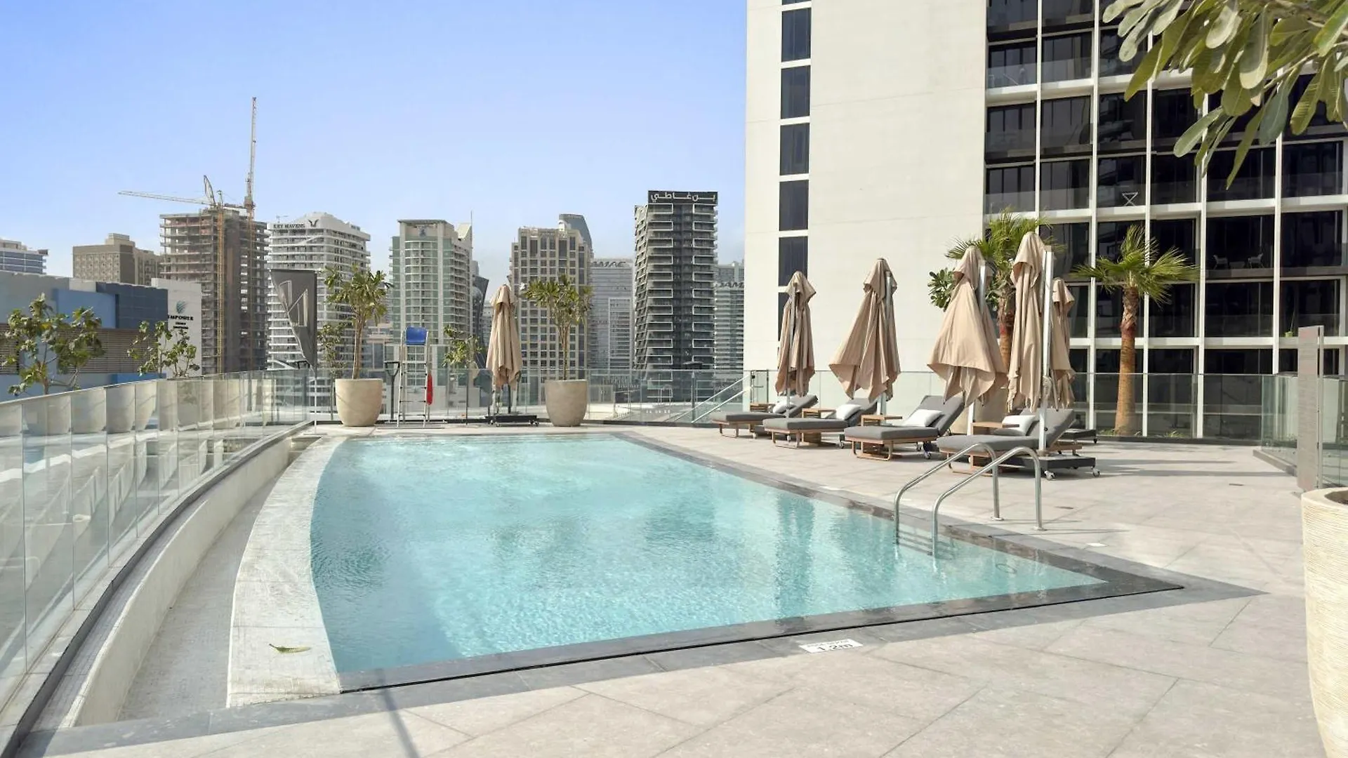 Luxury 1Bedroom In New Residence With Pool In Bbay Dubai United Arab Emirates