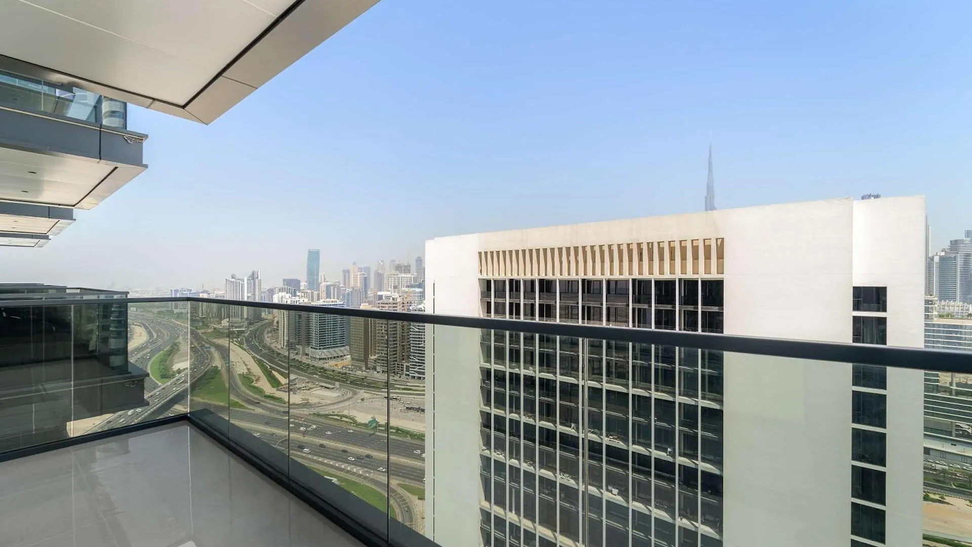Apartment Luxury 1Bedroom In New Residence With Pool In Bbay Dubai